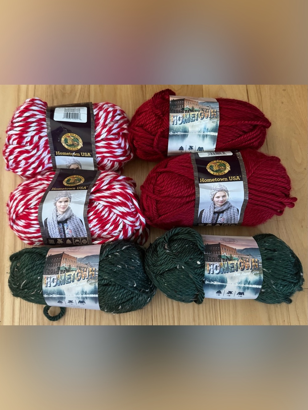 Lion Brand Hometown USA Yarn Lot 8 Red Green Christmas Super Bulky #6